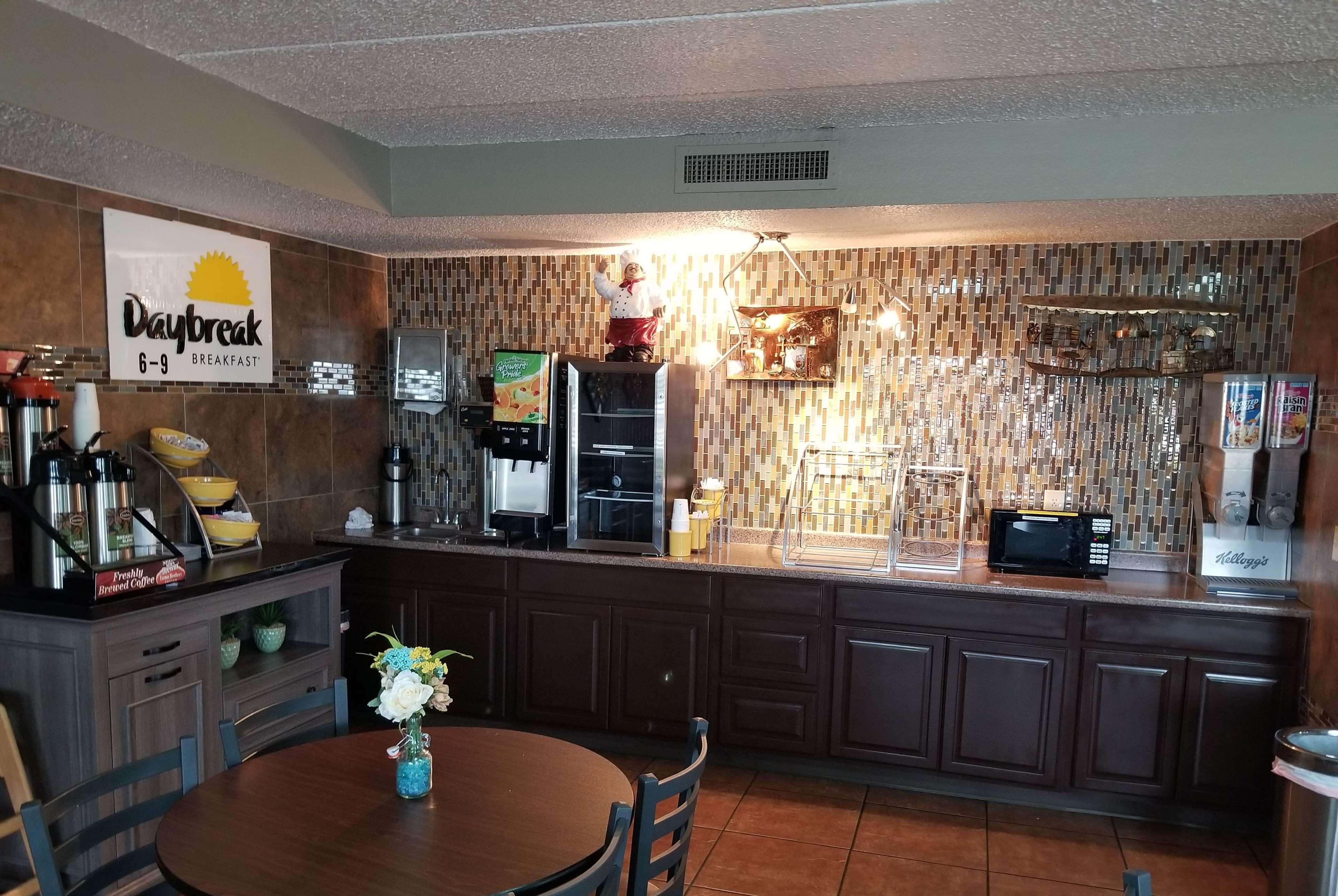 Hotel Days By Wyndham Collins Fort Collins