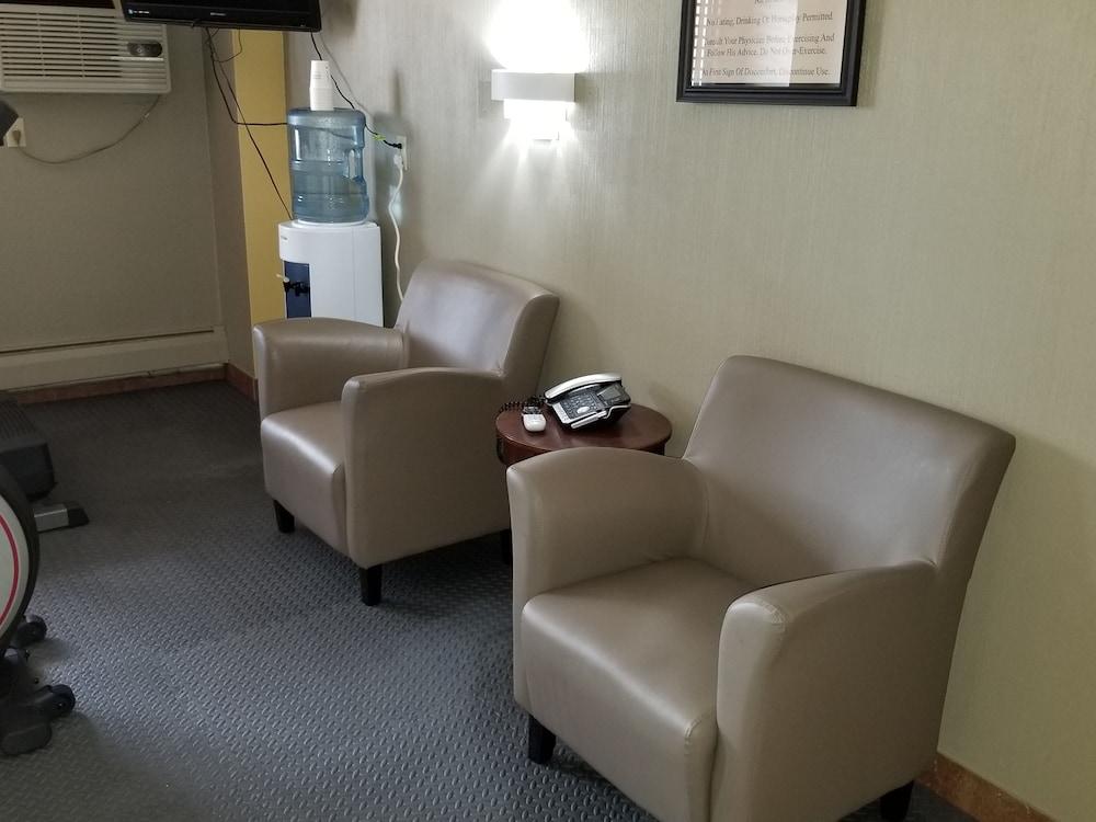 Days By Wyndham Collins Hotel 2*