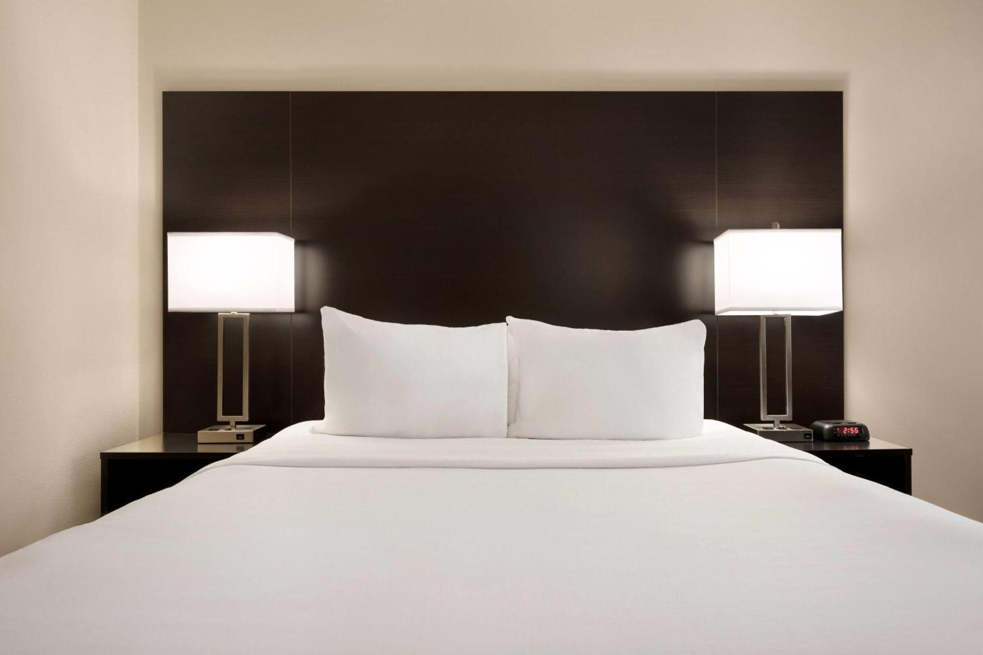 Hotel Days By Wyndham Collins